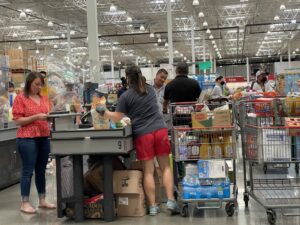 A Costco está vendendo este item de cozinha popular por um preço incrivelmente baixo, e os compradores estão correndo para pegar o deles agora